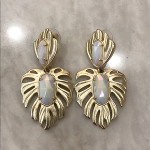Kendra Scott White iridescent Kirby earring